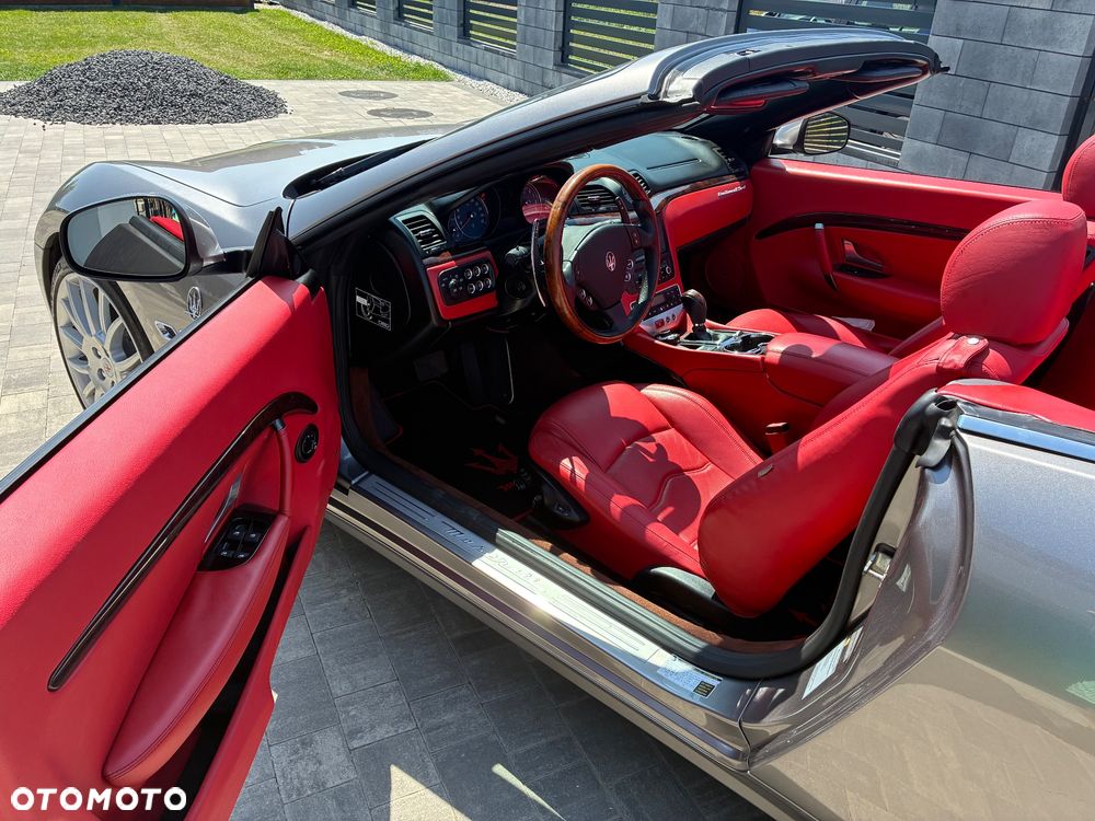 Maserati GranCabrio - 8