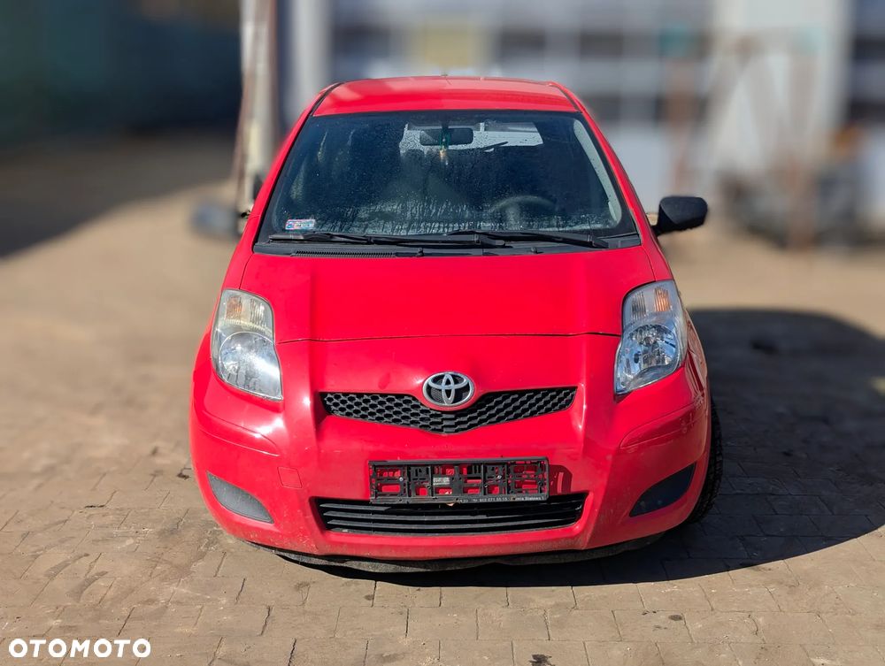 Toyota Yaris 2011  1,4 na części - 2