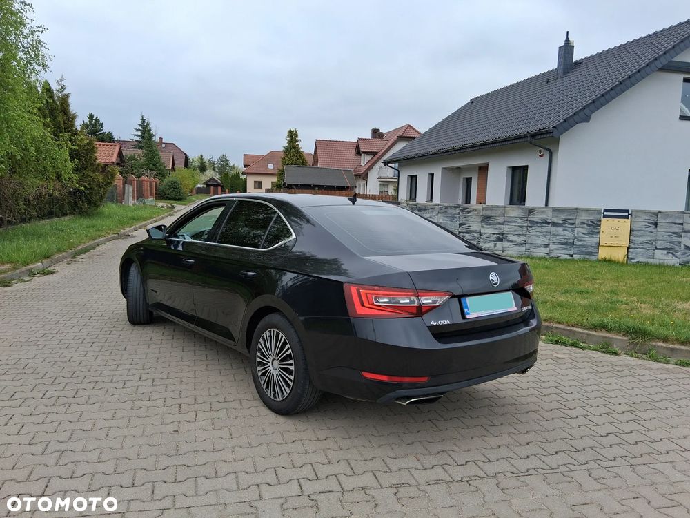 Skoda Superb 2.0 TSI 4x4 Ambition DSG - 25