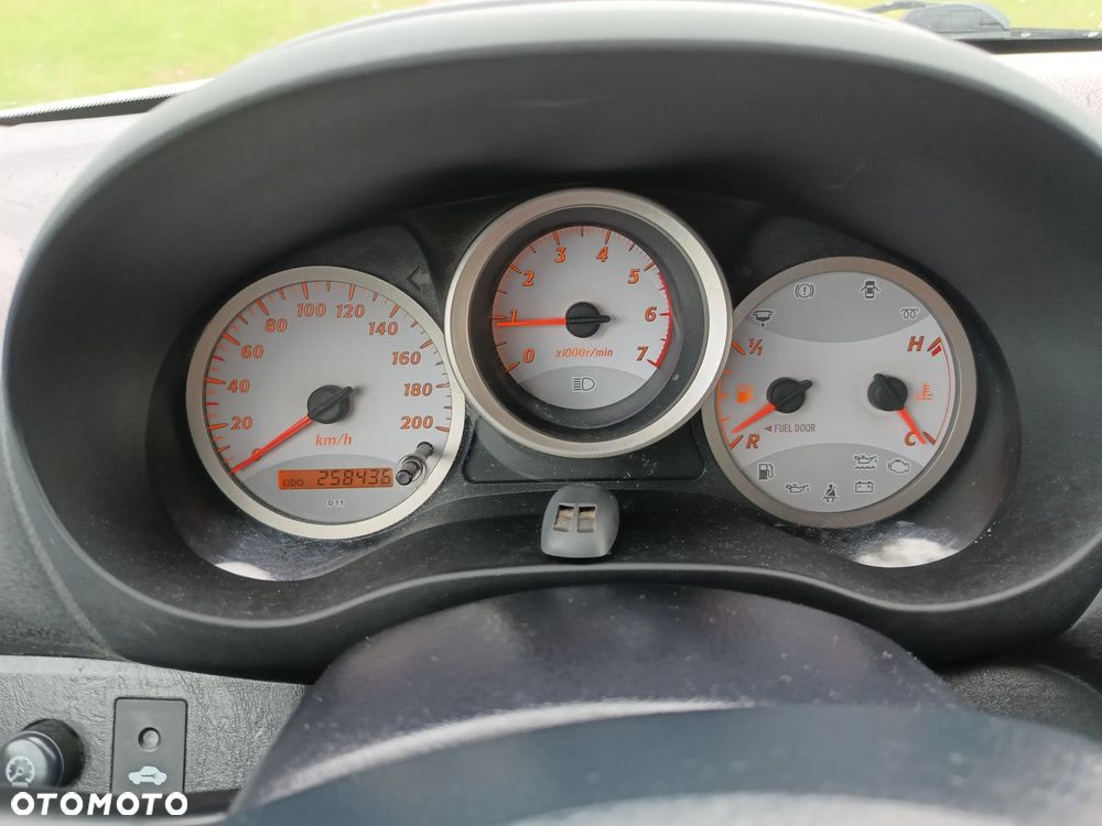 Toyota RAV4 D-4D 4x4 - 13