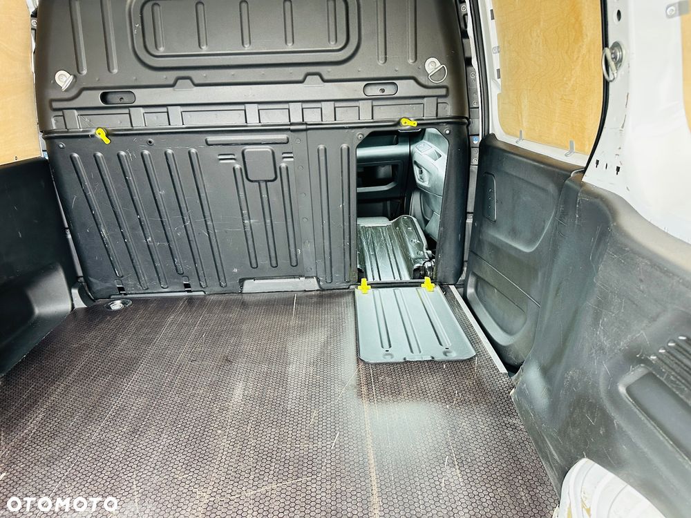 Toyota Proace City 1.5 D-4D 130KM 2,4t Active Long 130KM - 13