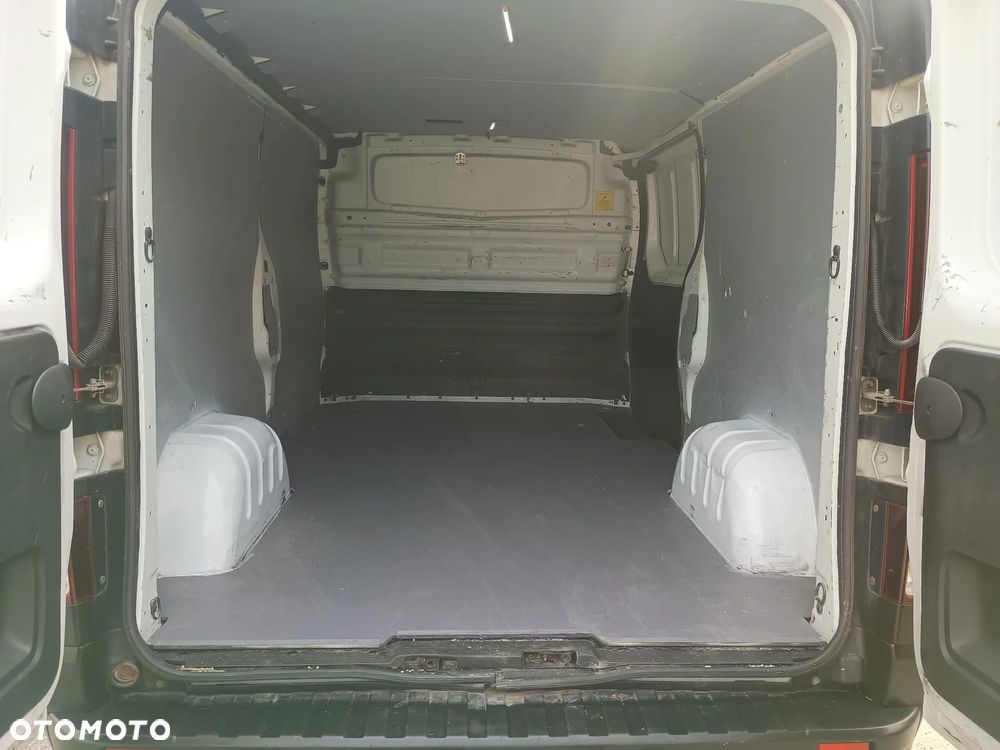 Renault Trafic - 23
