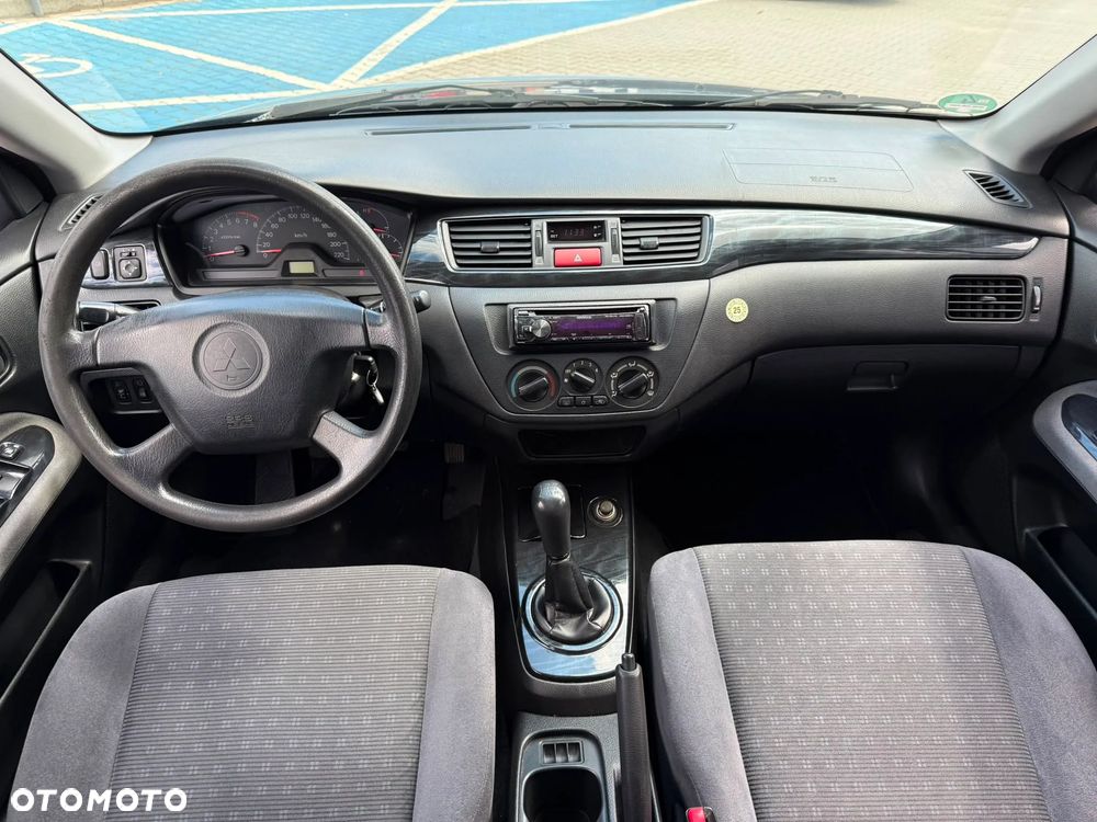 Mitsubishi Lancer 1.6 Intense - 11