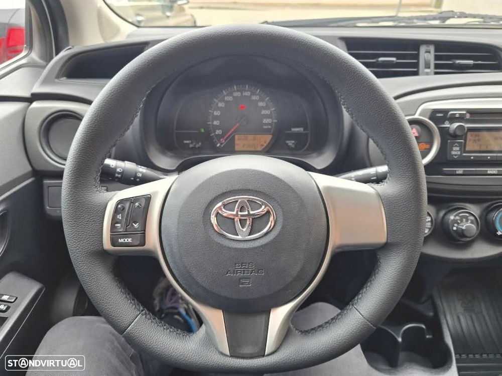 Toyota Yaris - 12