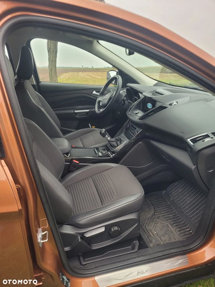 Ford Kuga 1.5 EcoBoost 2x4 Titanium - 5