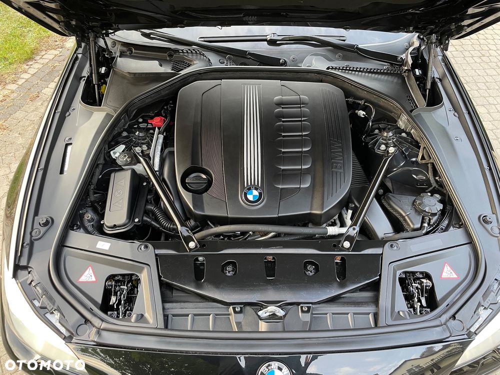 BMW Seria 5 525d - 25