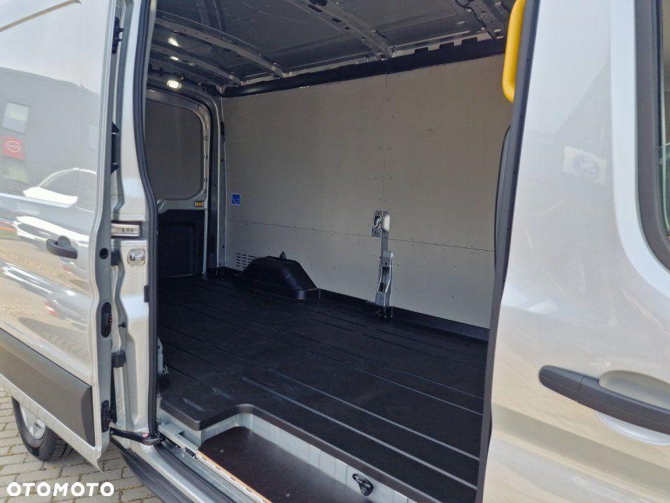 Ford E-Transit - 5