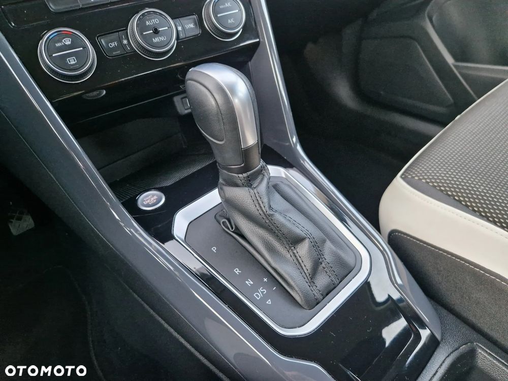 Volkswagen T-Roc - 20