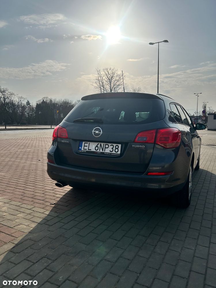 Opel Astra 1.4 Turbo - 4