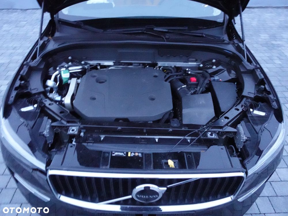Volvo XC 60 D5 AWD Momentum - 5