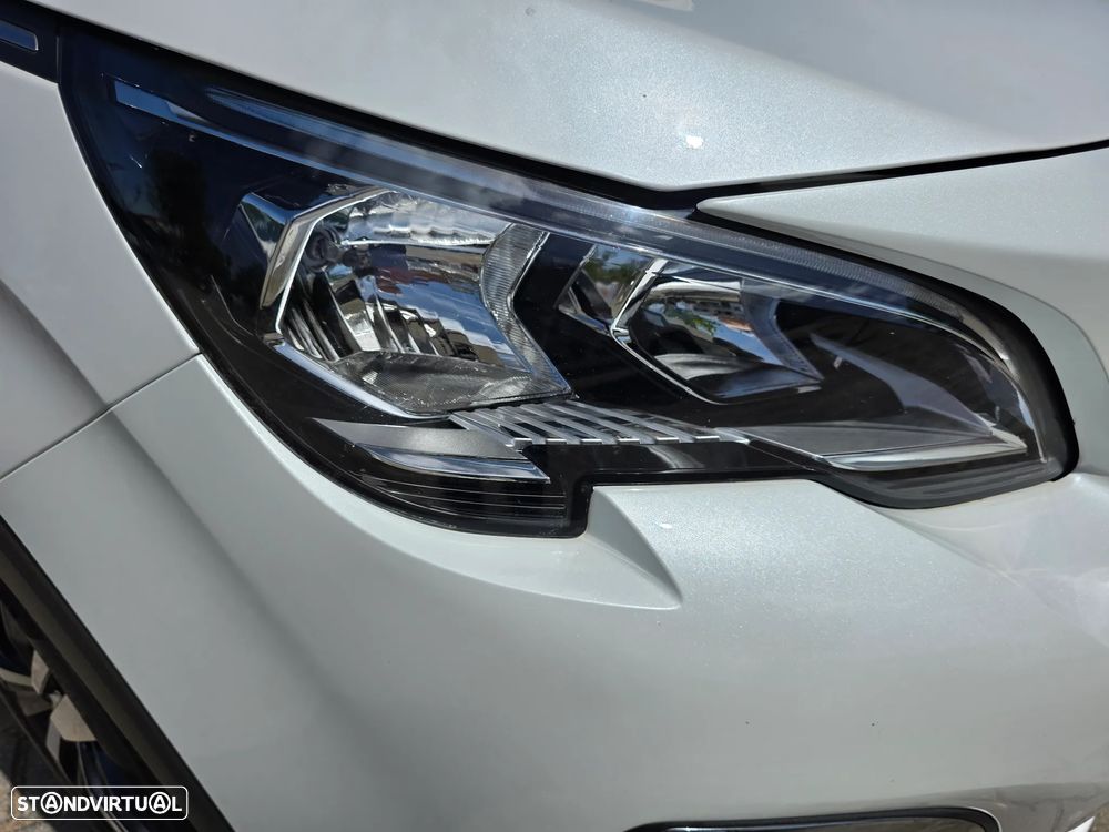 Peugeot 3008 1.2 PureTech Allure Pack - 28