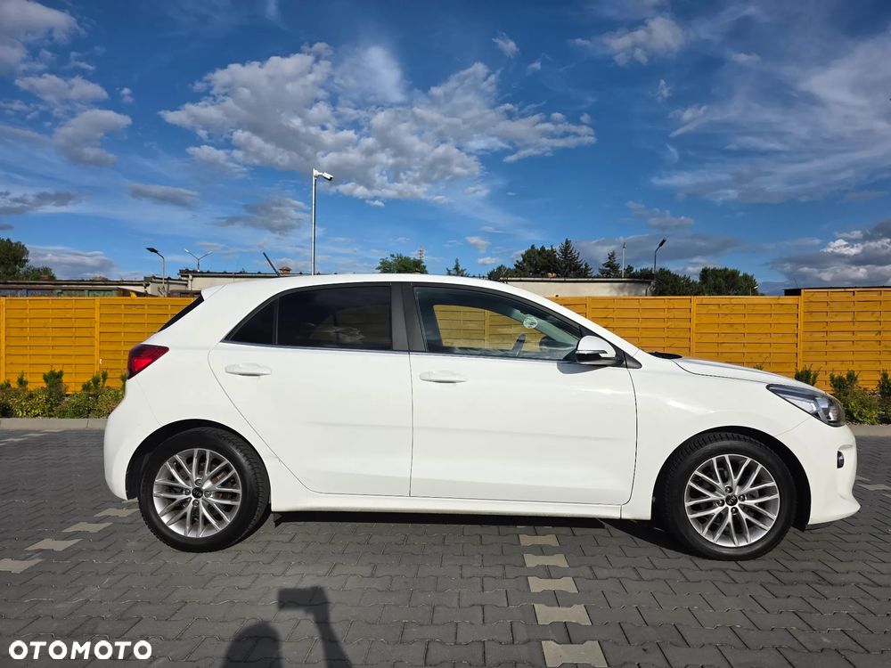 Kia Rio 1.4 L - 3