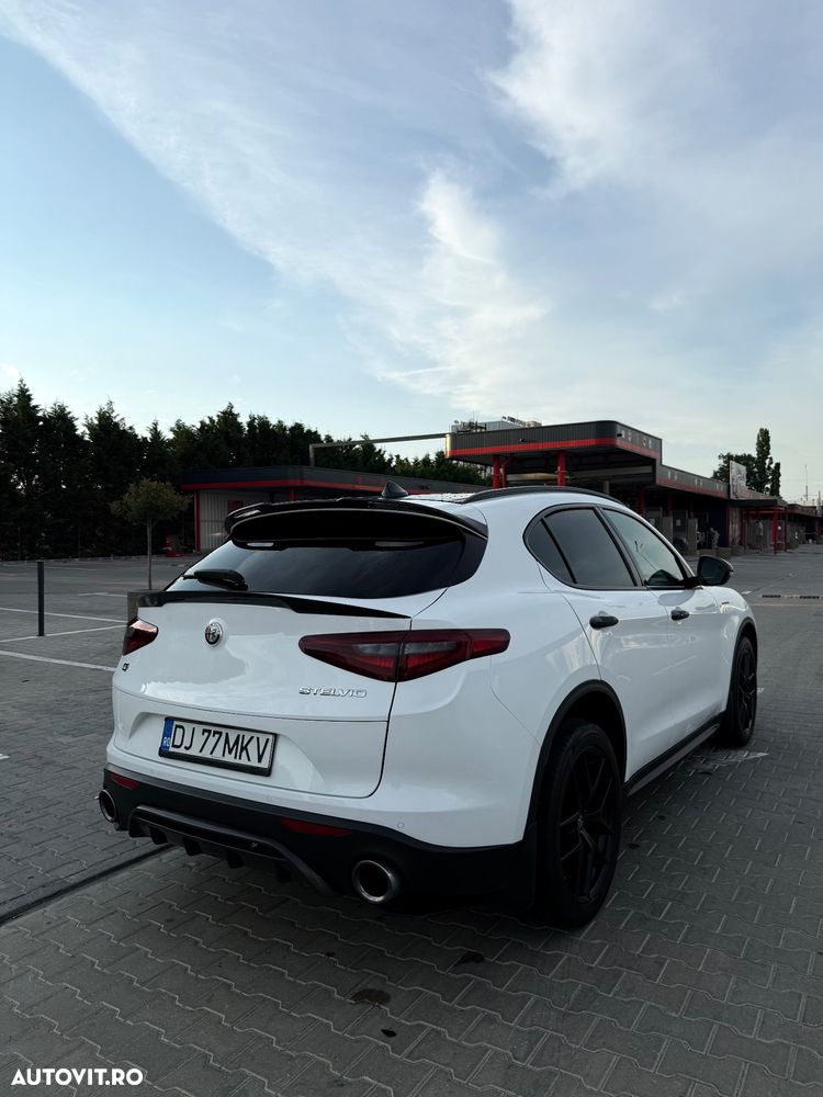 Alfa Romeo Stelvio 2.0 Turbo AWD AT8 Veloce - 6