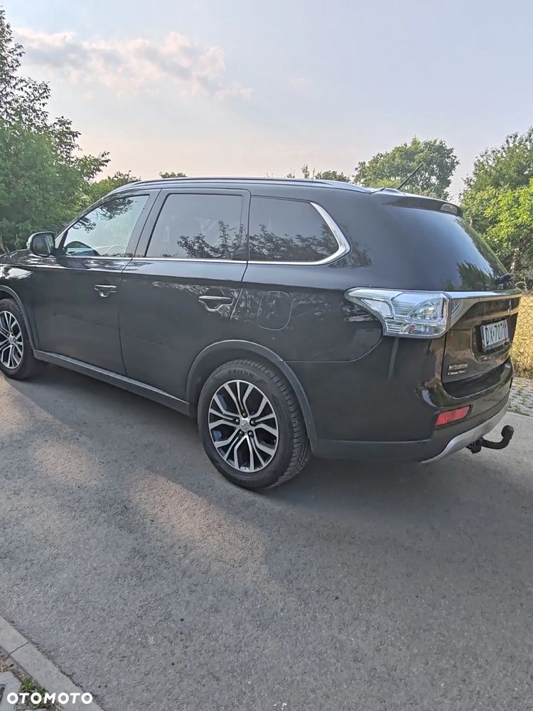 Mitsubishi Outlander 2.2 DI-D 4WD Instyle - 4