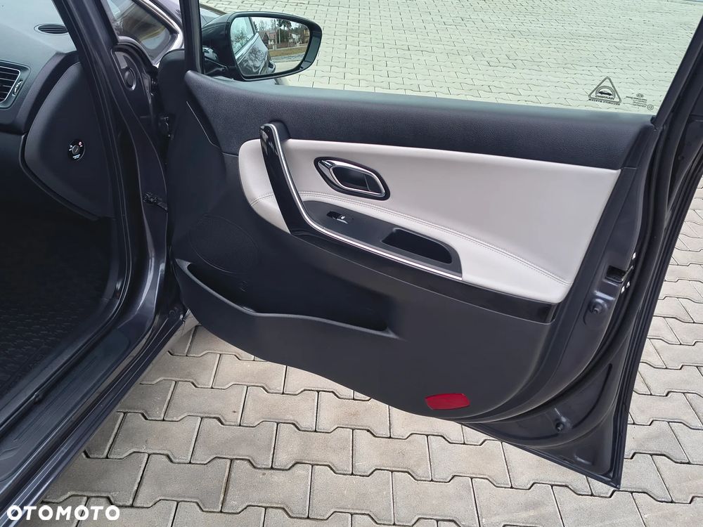 Kia Ceed 1.6 CRDi 128 Platinum Edition - 24