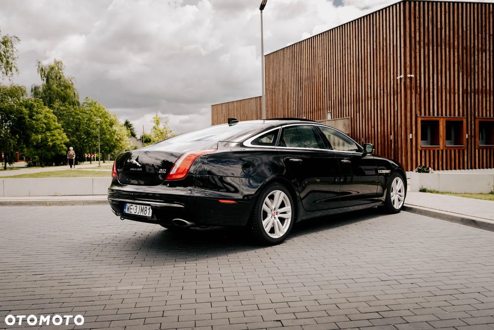Jaguar XJ 3.0 T LWB AWD Portfolio - 3