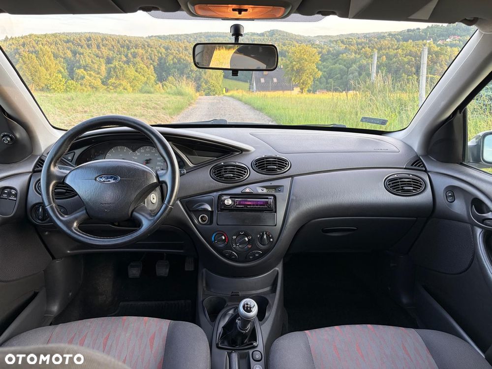 Ford Focus - 10