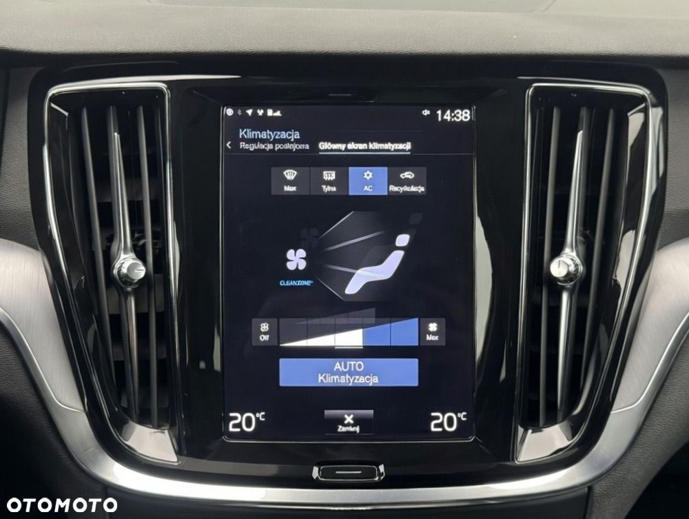 Volvo V60 Cross Country - 13