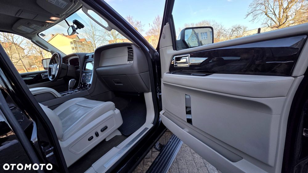 Lincoln Navigator - 22