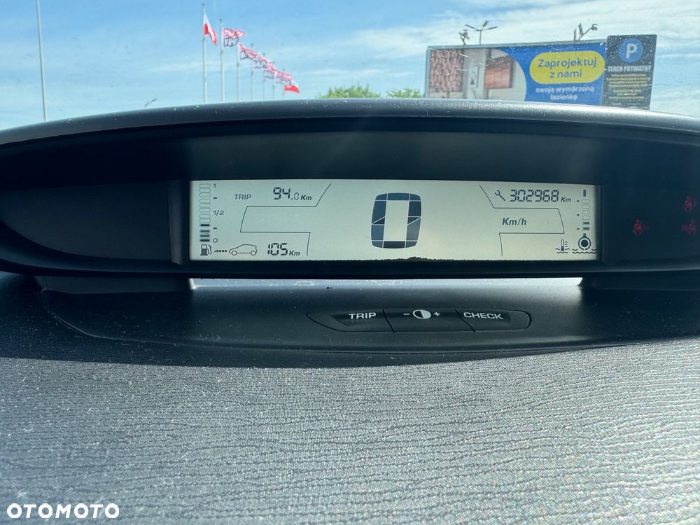 Citroën C4 1.6 16V VTR - 10