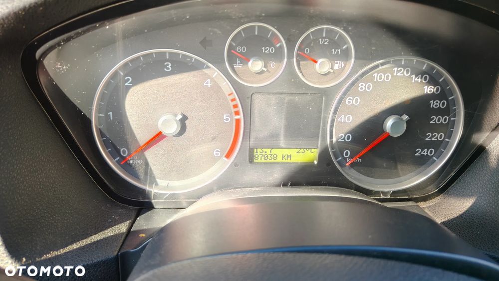 Ford Focus 1.6 TDCi DPF Titanium - 7