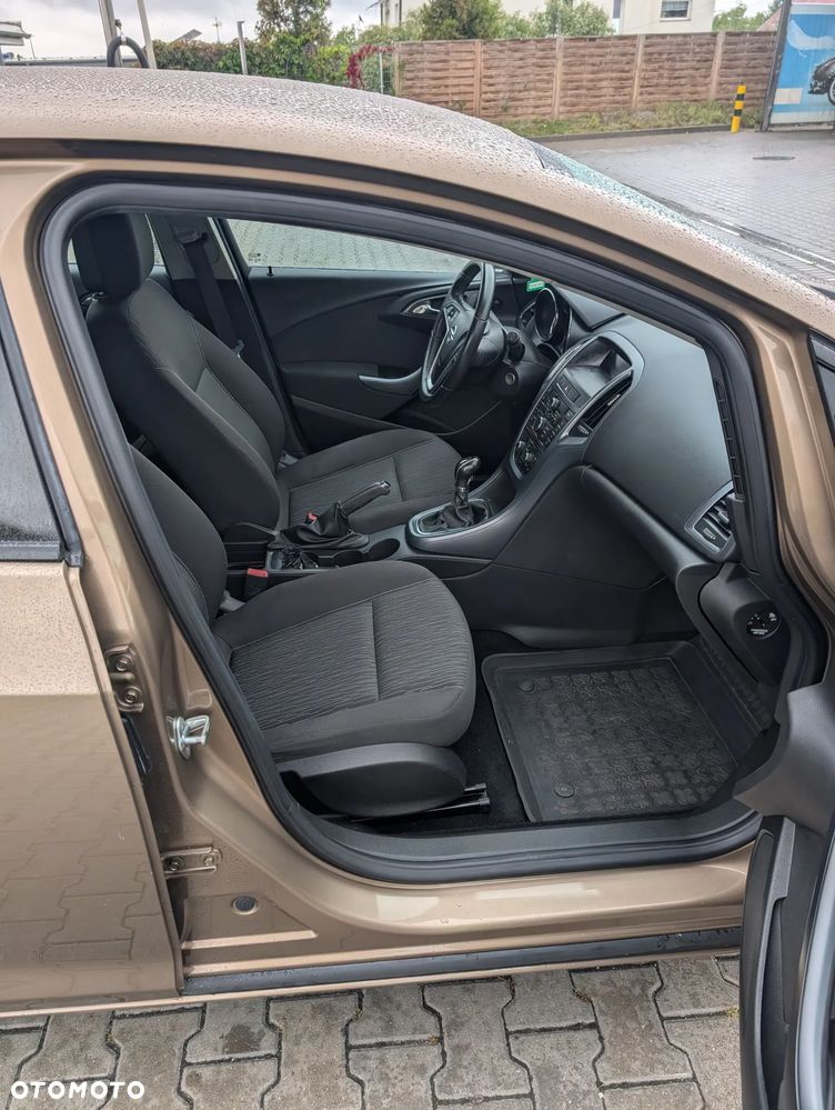 Opel Astra 1.4 T Enjoy - 19