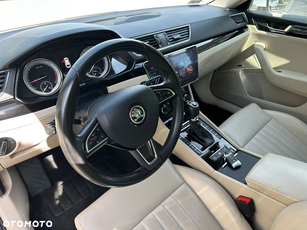 Skoda Superb 2.0 TDI 4x4 L&K DSG - 22
