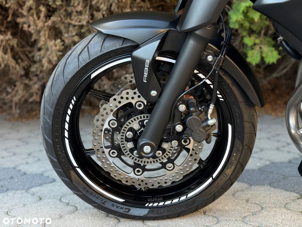 Kawasaki ER - 27