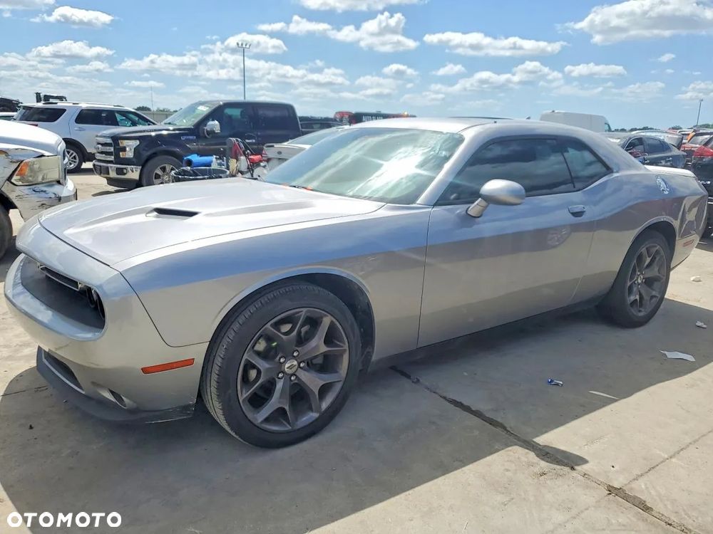 Dodge Challenger - 1
