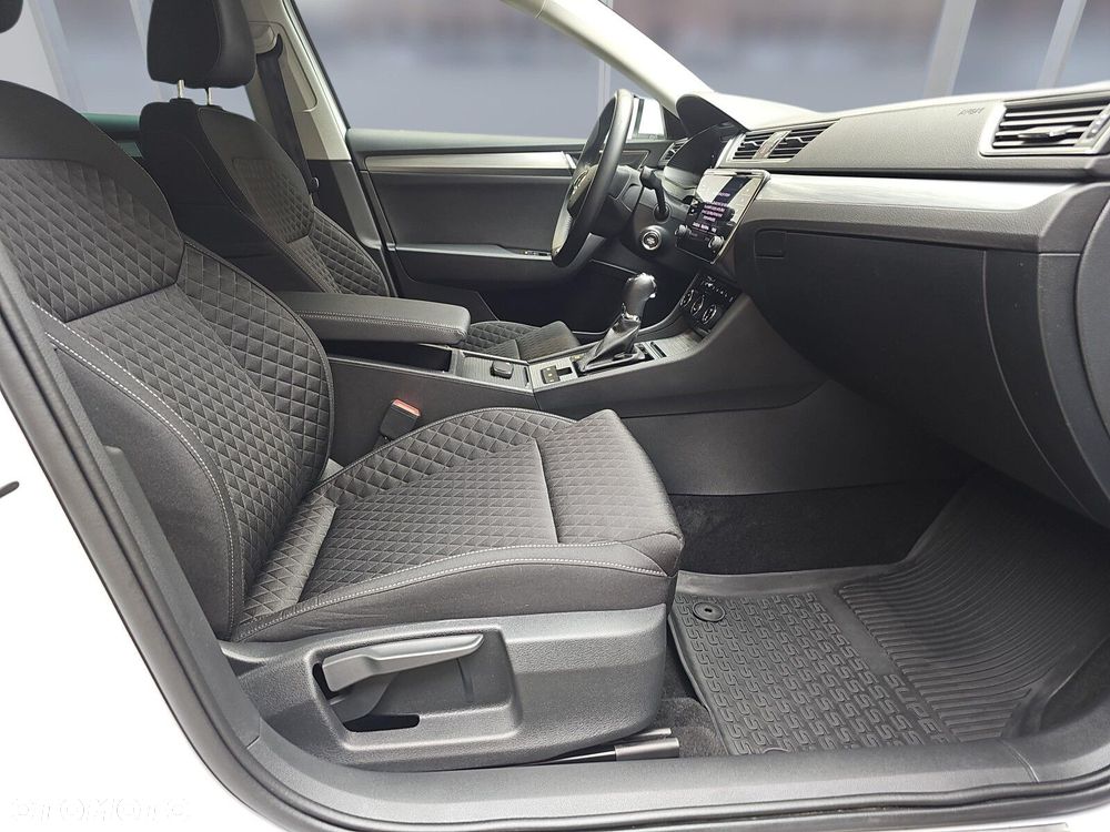 Skoda Superb 2.0 TDI SCR Ambition DSG - 11