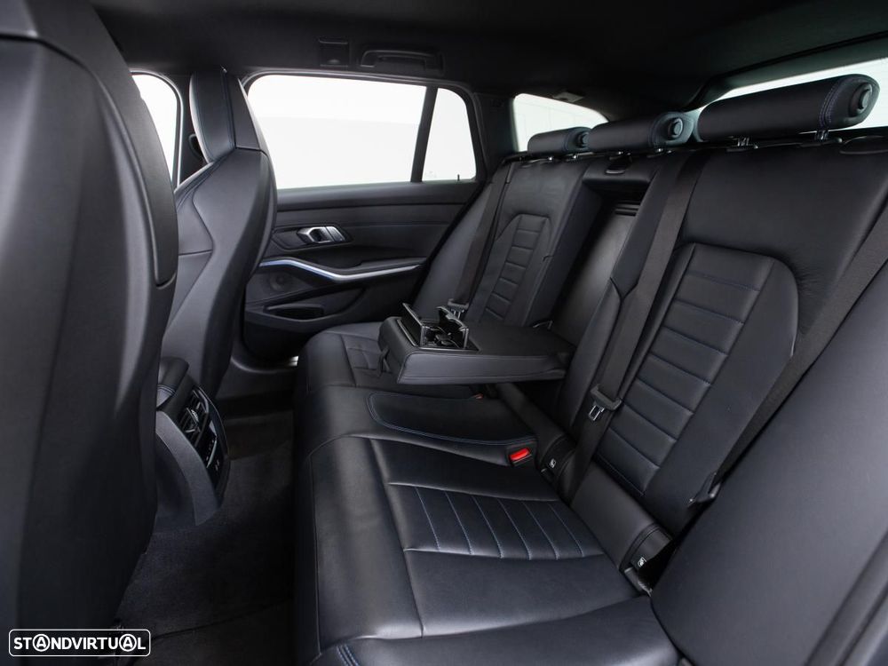 BMW 320 e Pack Desportivo M Auto - 12