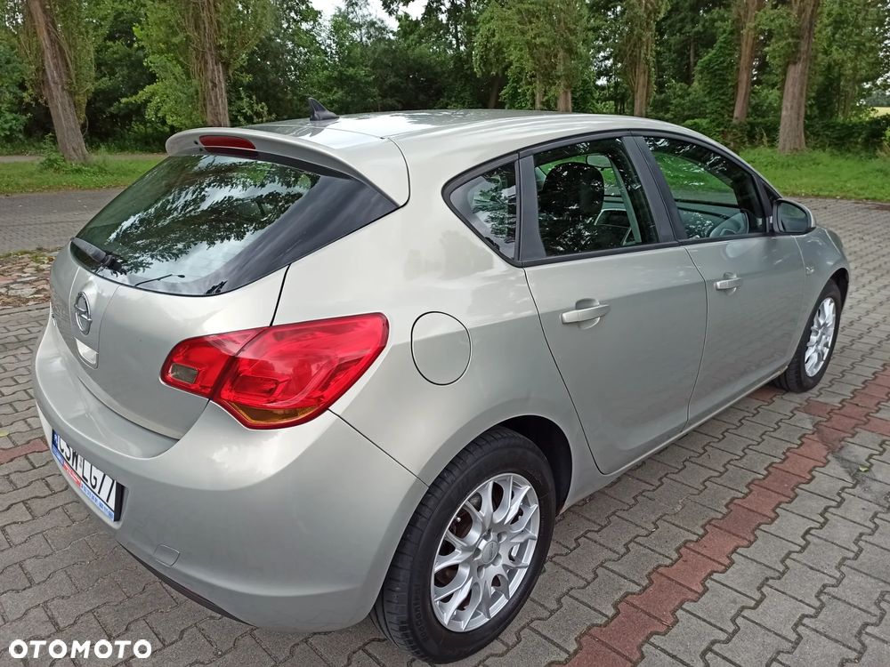 Opel Astra 1.6 - 7