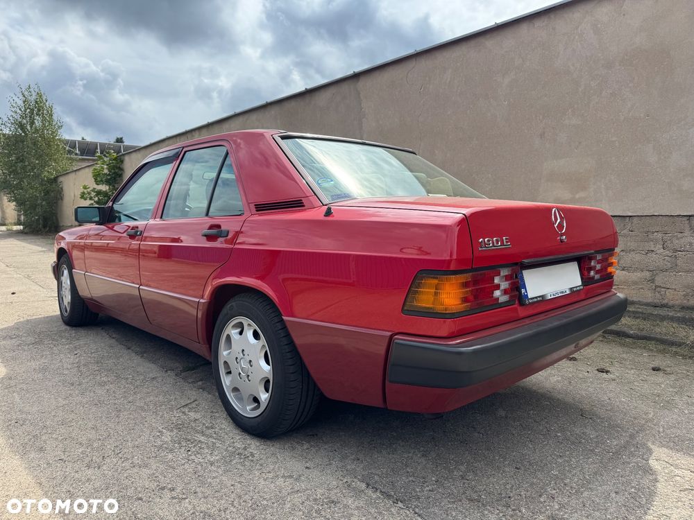 Mercedes-Benz W201 (190) - 3