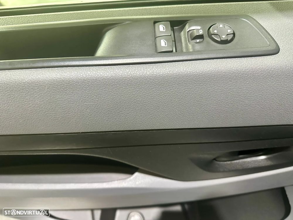 Fiat e-Scudo L2 (75-kWh) - 8