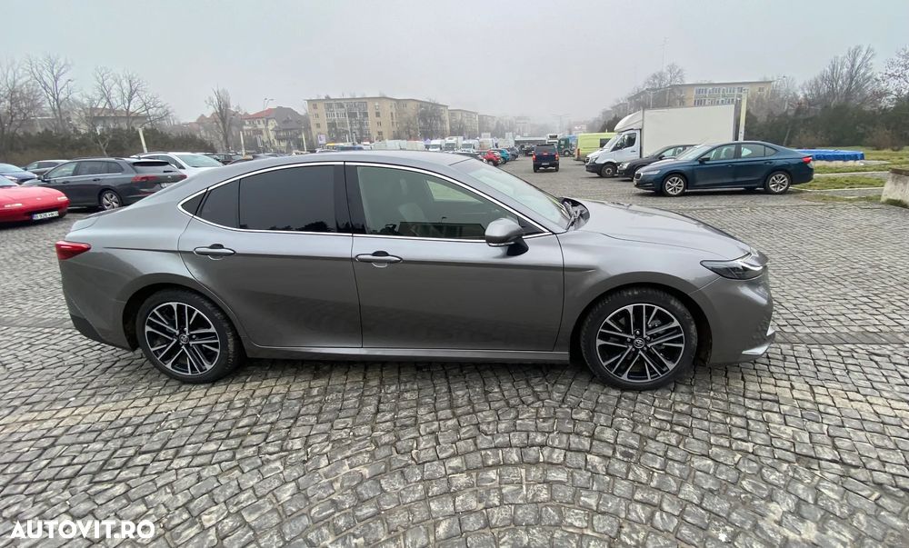 Toyota Camry Executive - 7