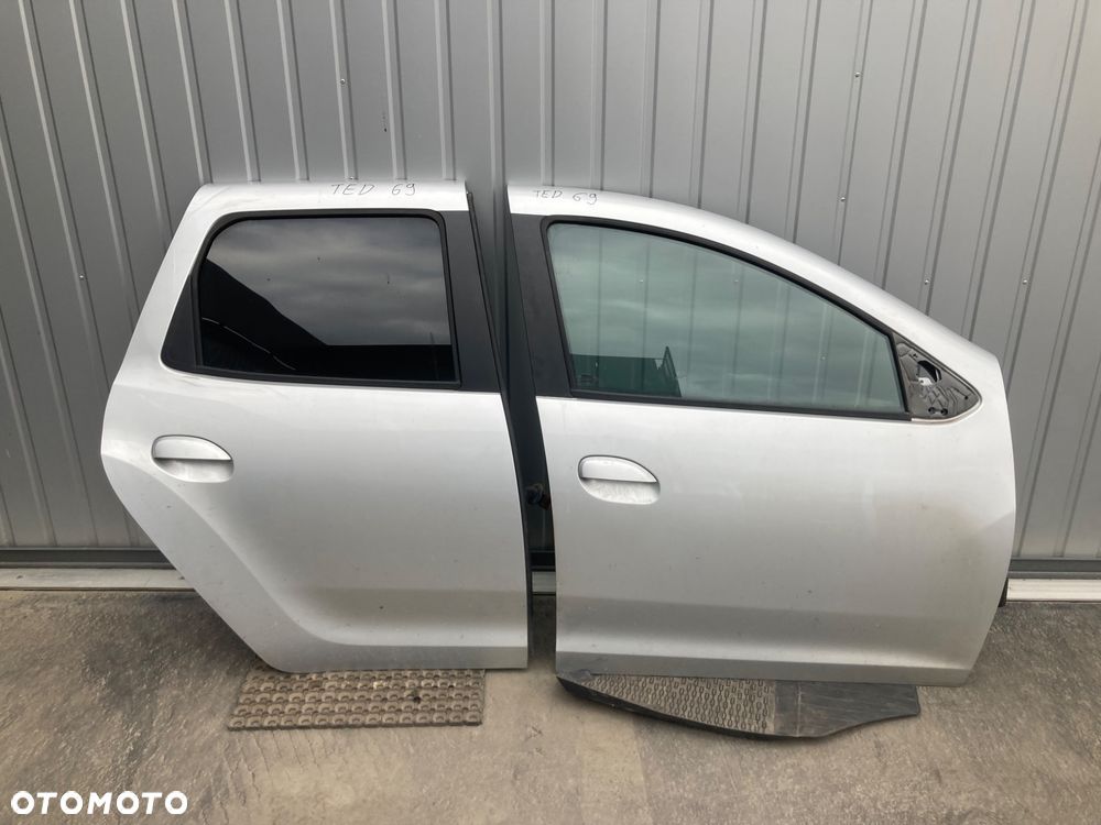 DACIA DUSTER 2 II DRZWI PRAWE PRZEDNIE TYLNE PRAWY PRZÓD TYŁ TED69 Wwa