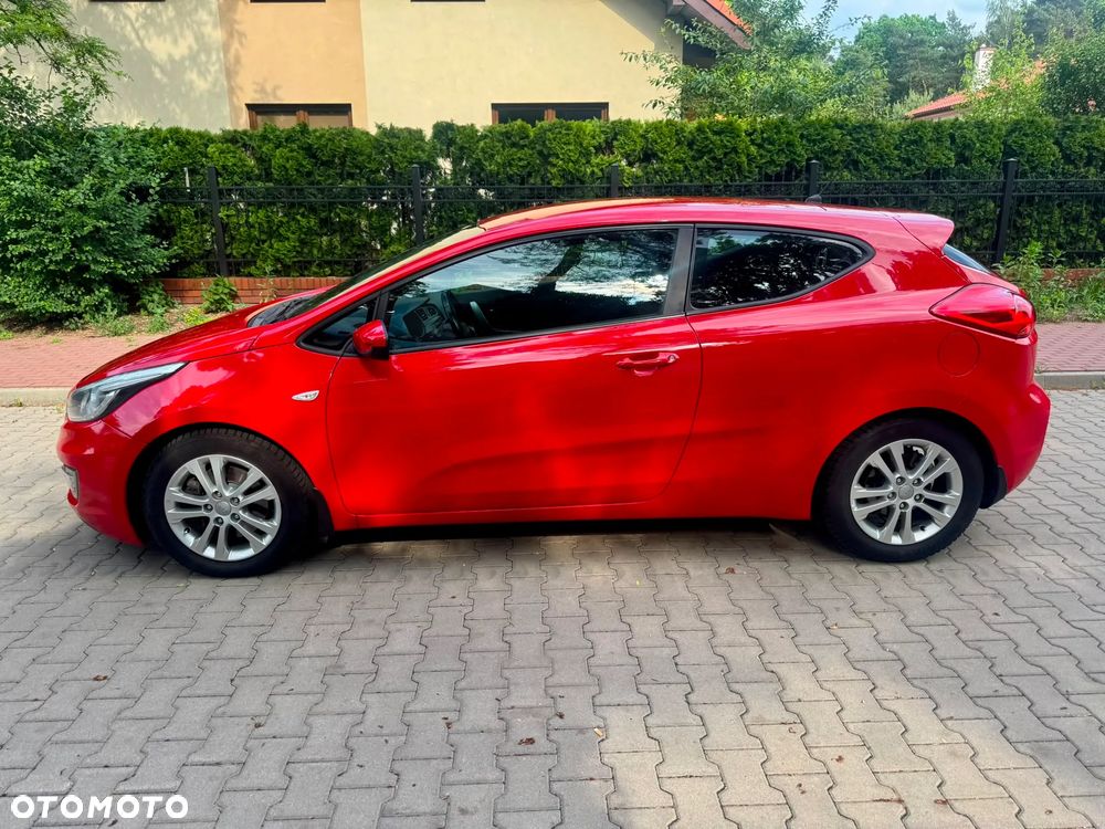 Kia ProCeed - 12