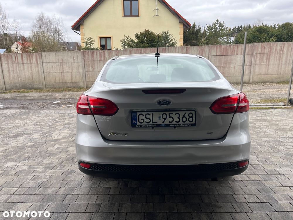 Ford Focus ver-2-0-trend - 10