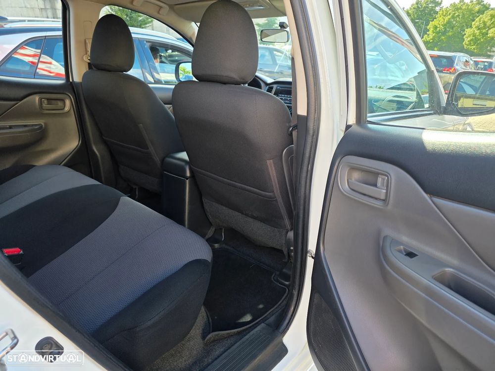 Mitsubishi L200 2.4 DI-D CD Invite 2WD - 19