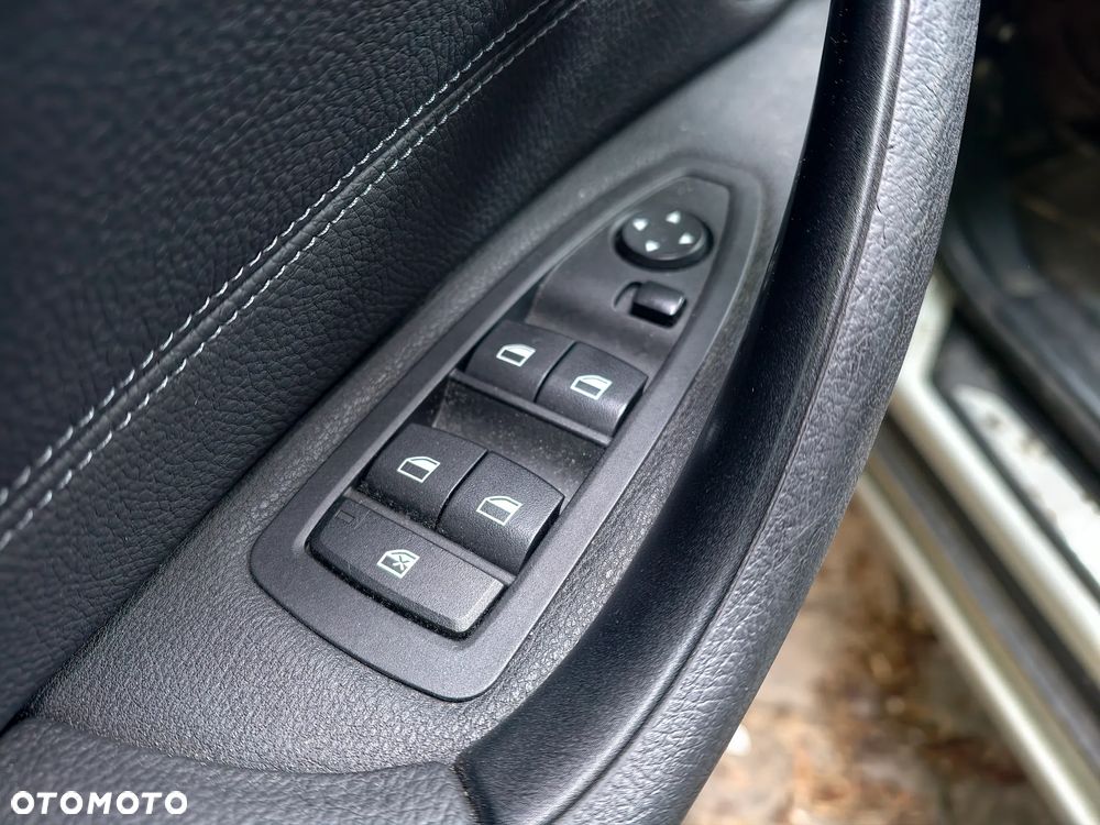 BMW X1 sDrive18i xLine - 12