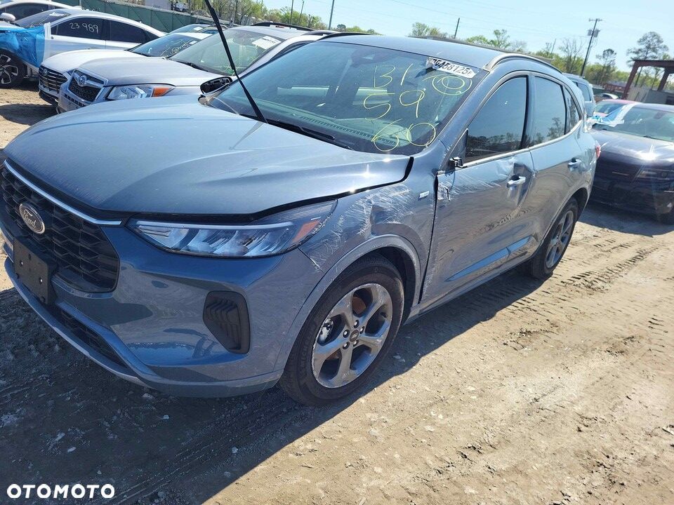 Ford Kuga - 8