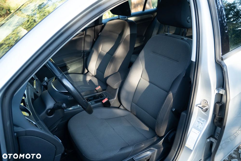 Volkswagen Golf 1.6 BlueTDI DSG Comfortline - 23