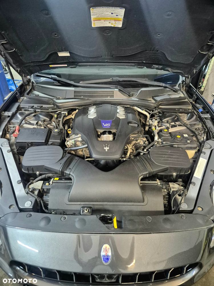 Maserati Quattroporte Q4 GranSport S - 17