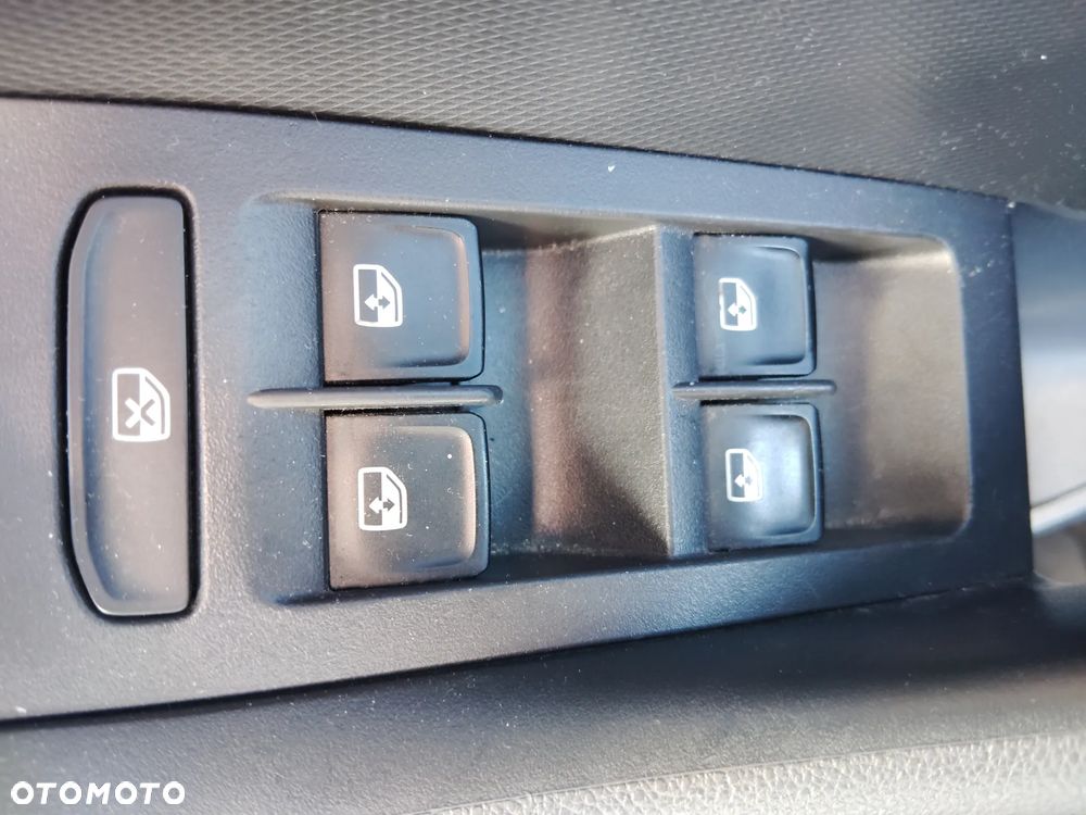 Skoda RAPID Spb 1.0 TSI Style - 11