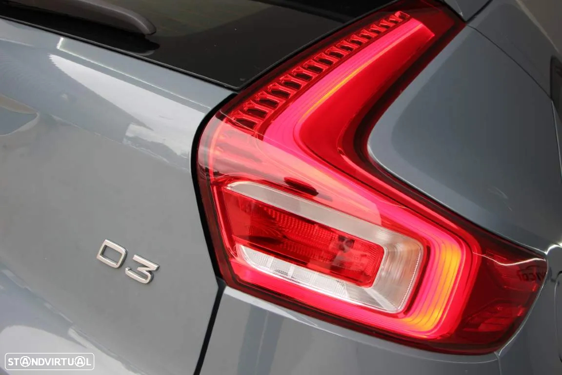 Volvo XC 40 2.0 D3 Momentum Plus - 17