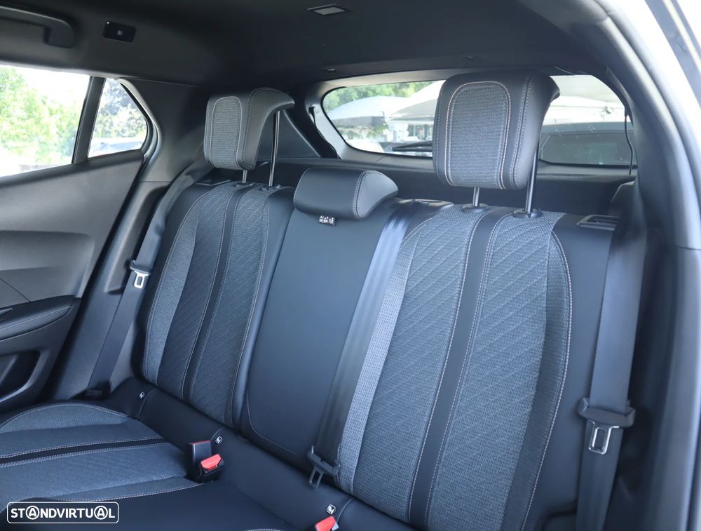 Peugeot 2008 1.2 Hybrid Allure e-DCS6 - 24