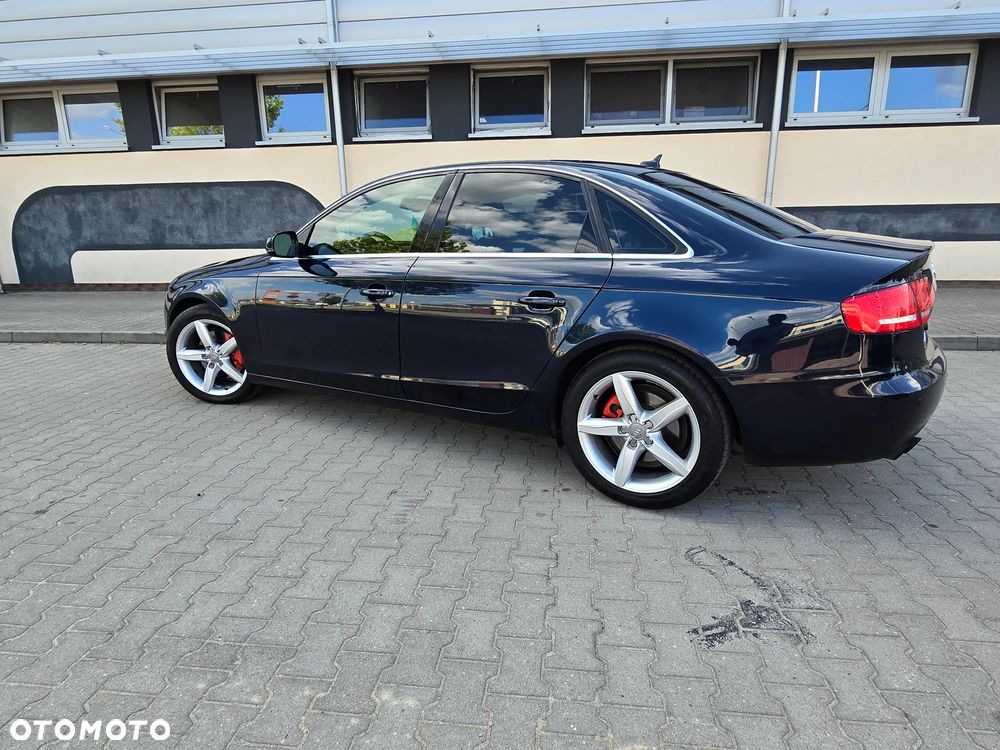 Audi A4 Limousine - 3