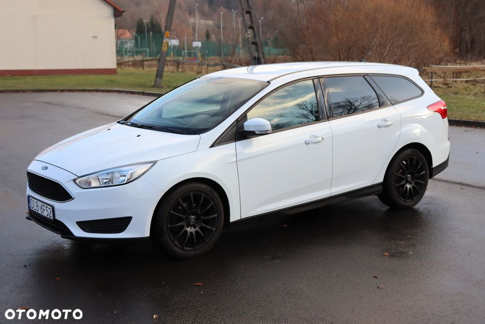 Ford Focus 1.0 EcoBoost Titanium - 4