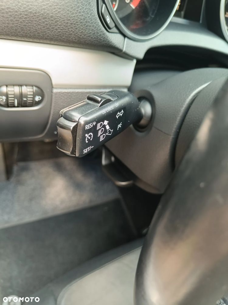Volkswagen Golf - 28