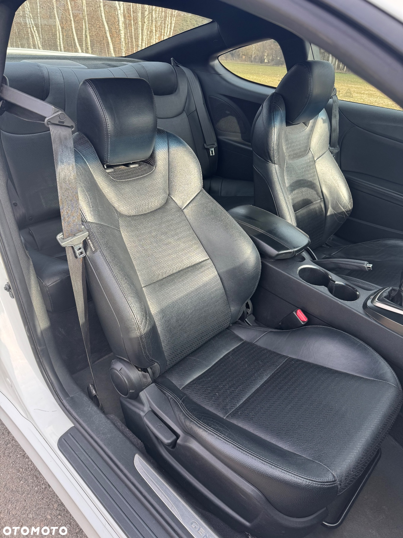Hyundai Genesis Coupe 2.0 T - 10